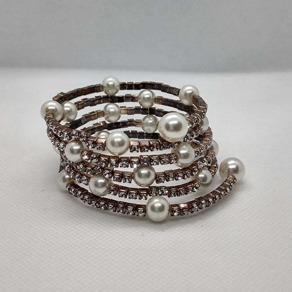 Wraparound‎ Pearl & Crystal Bracelet